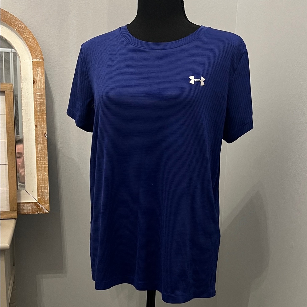 Under Armour Women's purple Short Sleeve Tee